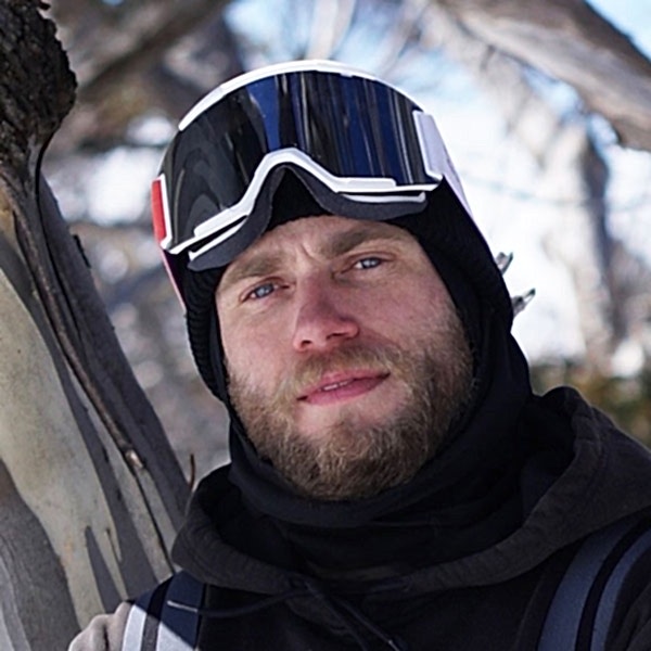 Gus Kenworthy headshot