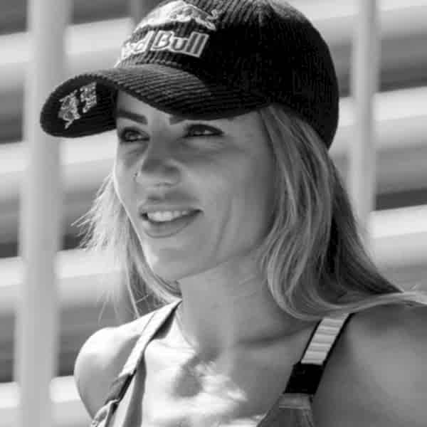 Leticia Bufoni headshot